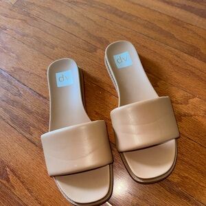 DV by Dolce Vita Women's Tan Slide Sandals